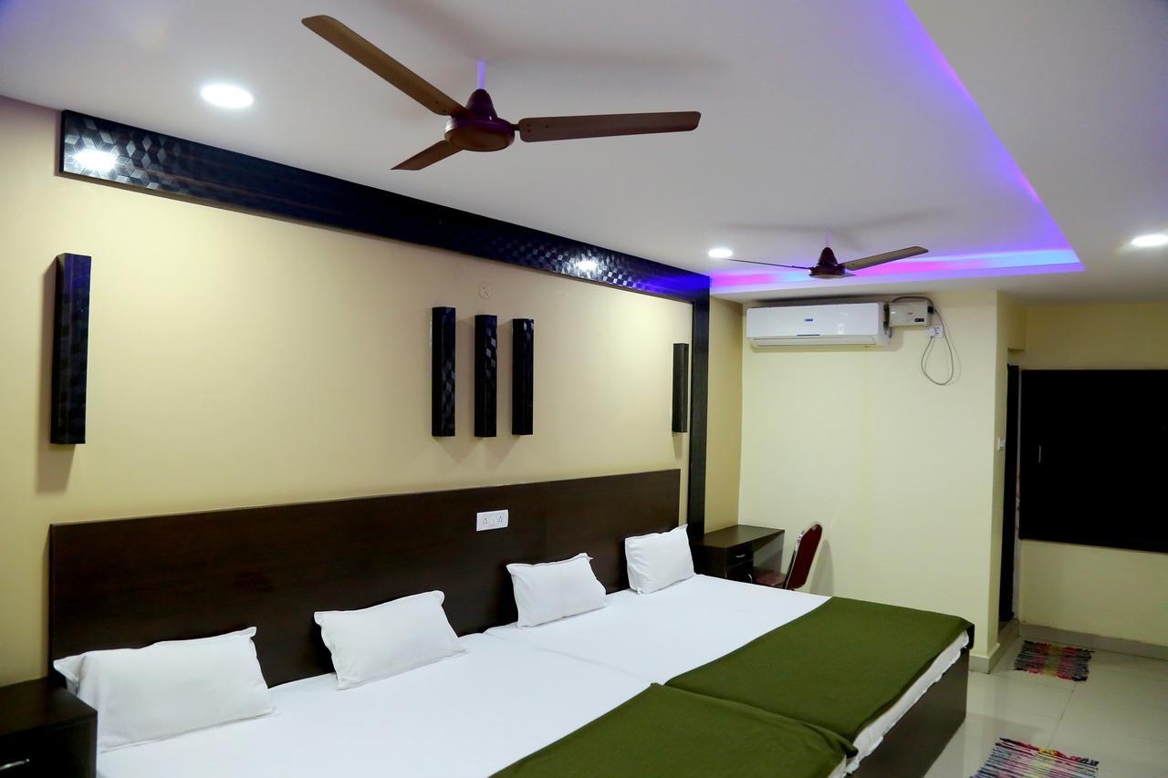 Divya Lodge Hyderabad Eksteriør billede