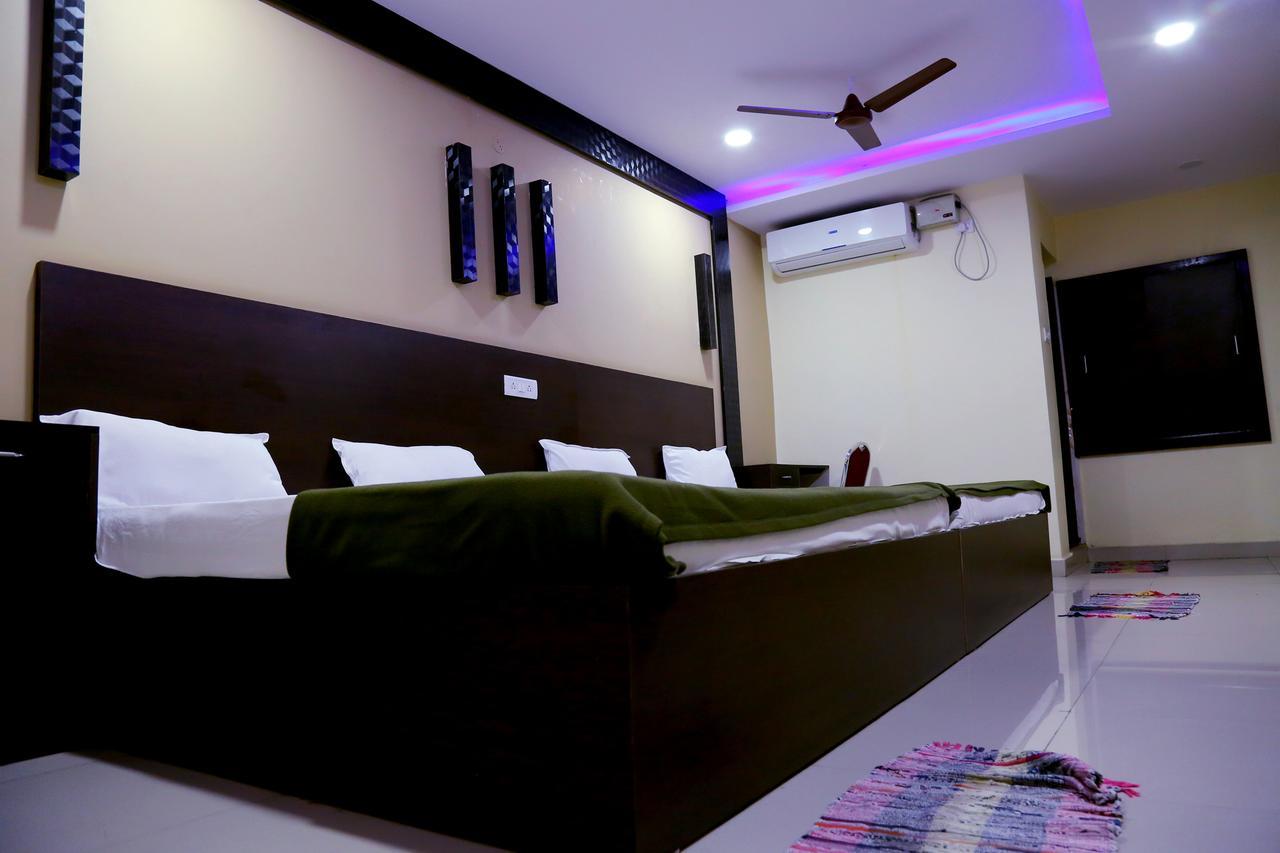 Divya Lodge Hyderabad Eksteriør billede