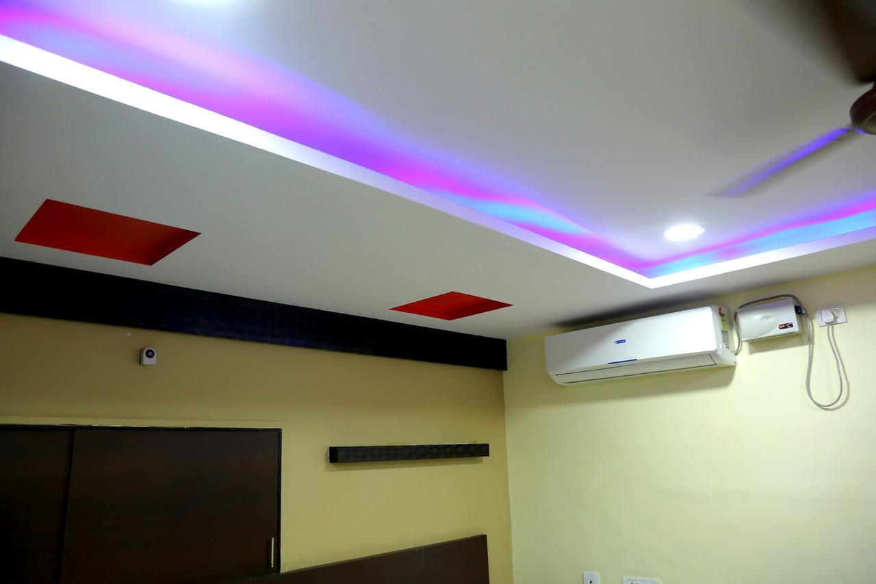 Divya Lodge Hyderabad Eksteriør billede