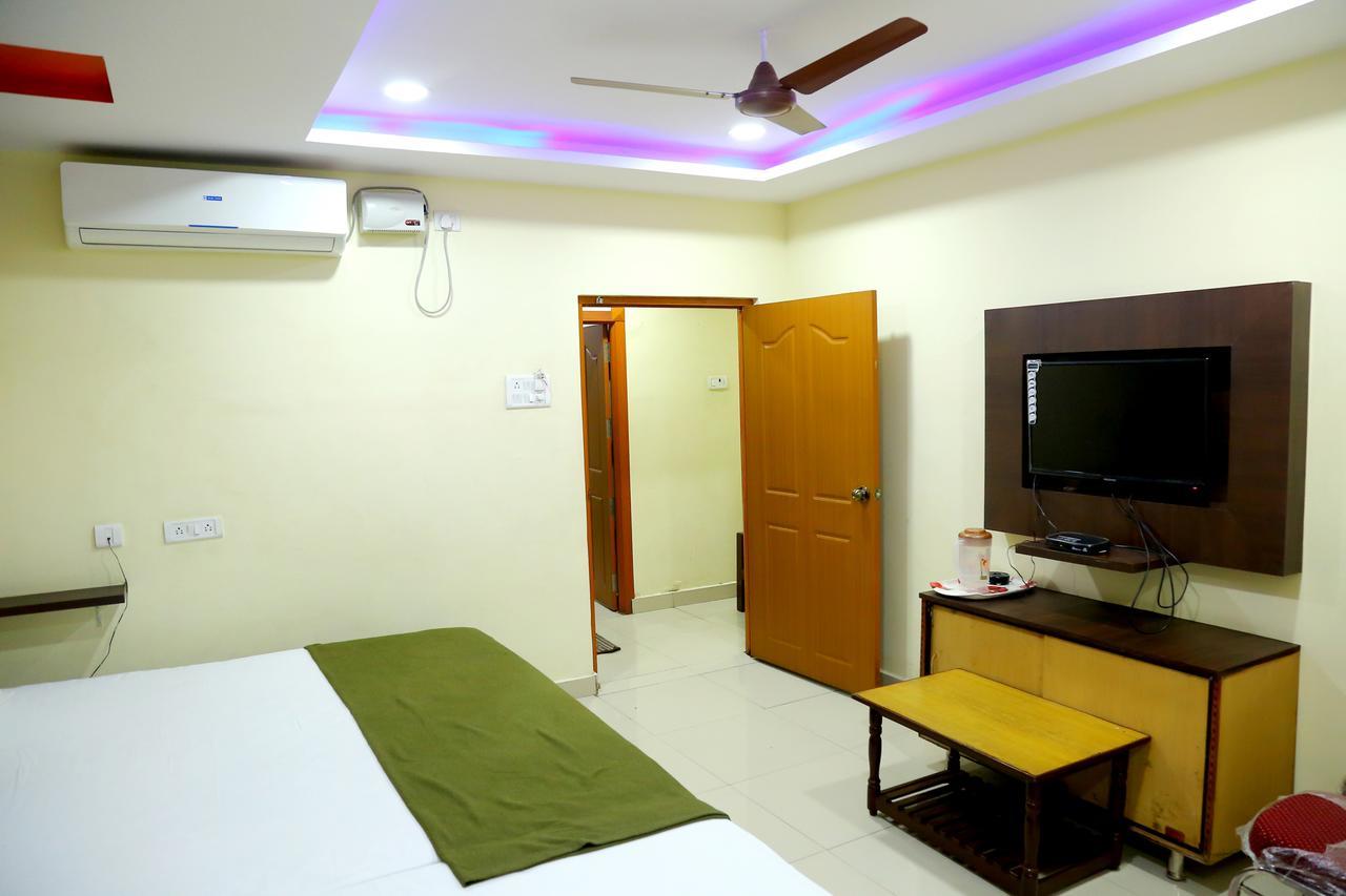 Divya Lodge Hyderabad Eksteriør billede