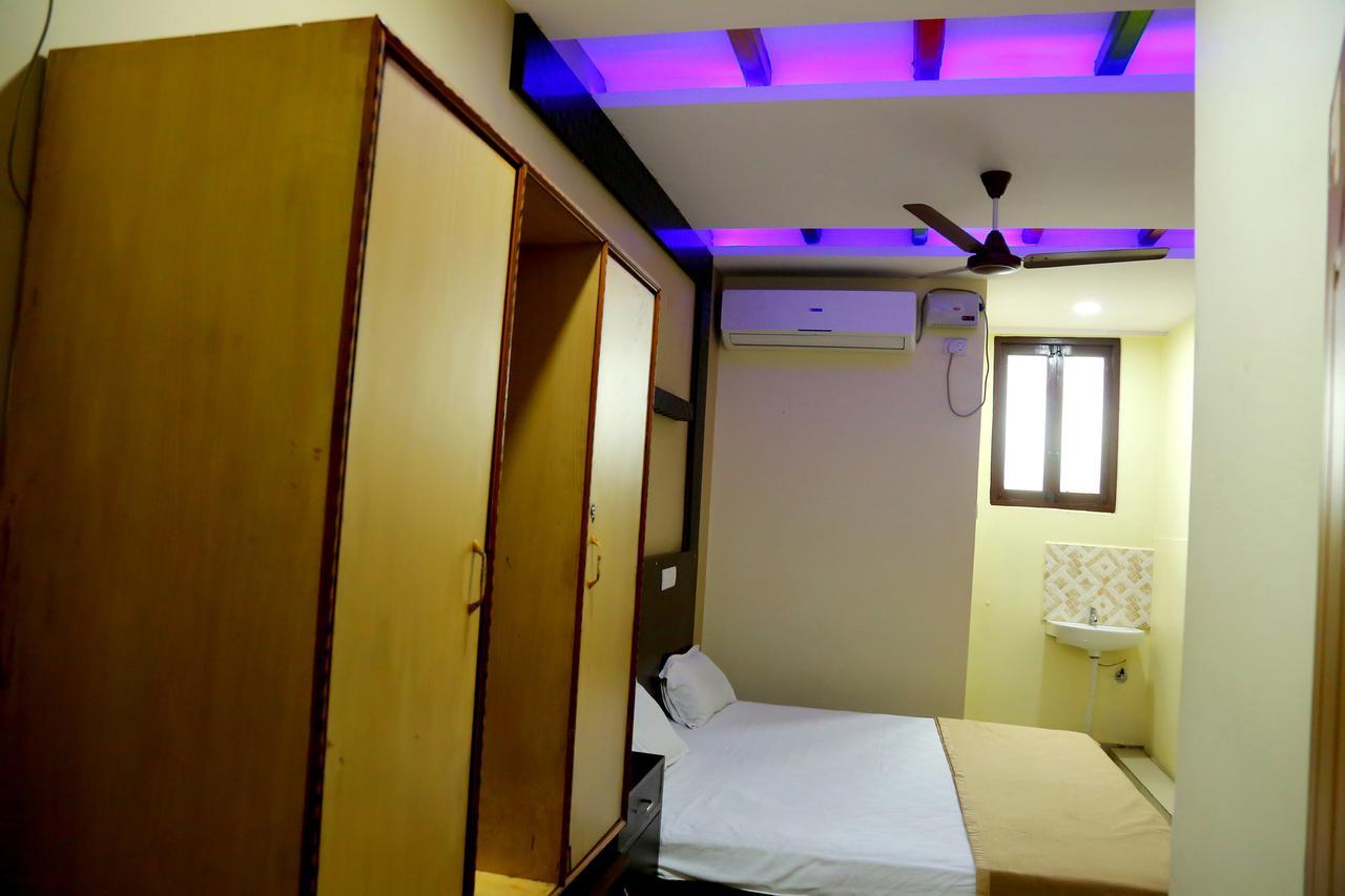 Divya Lodge Hyderabad Eksteriør billede