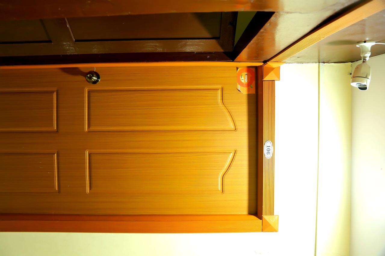 Divya Lodge Hyderabad Eksteriør billede