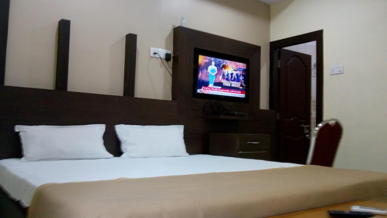 Divya Lodge Hyderabad Eksteriør billede