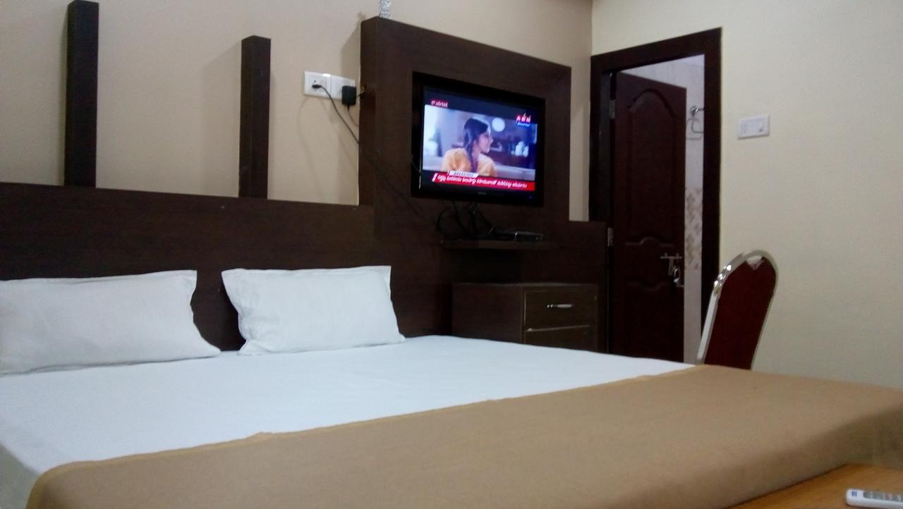 Divya Lodge Hyderabad Eksteriør billede