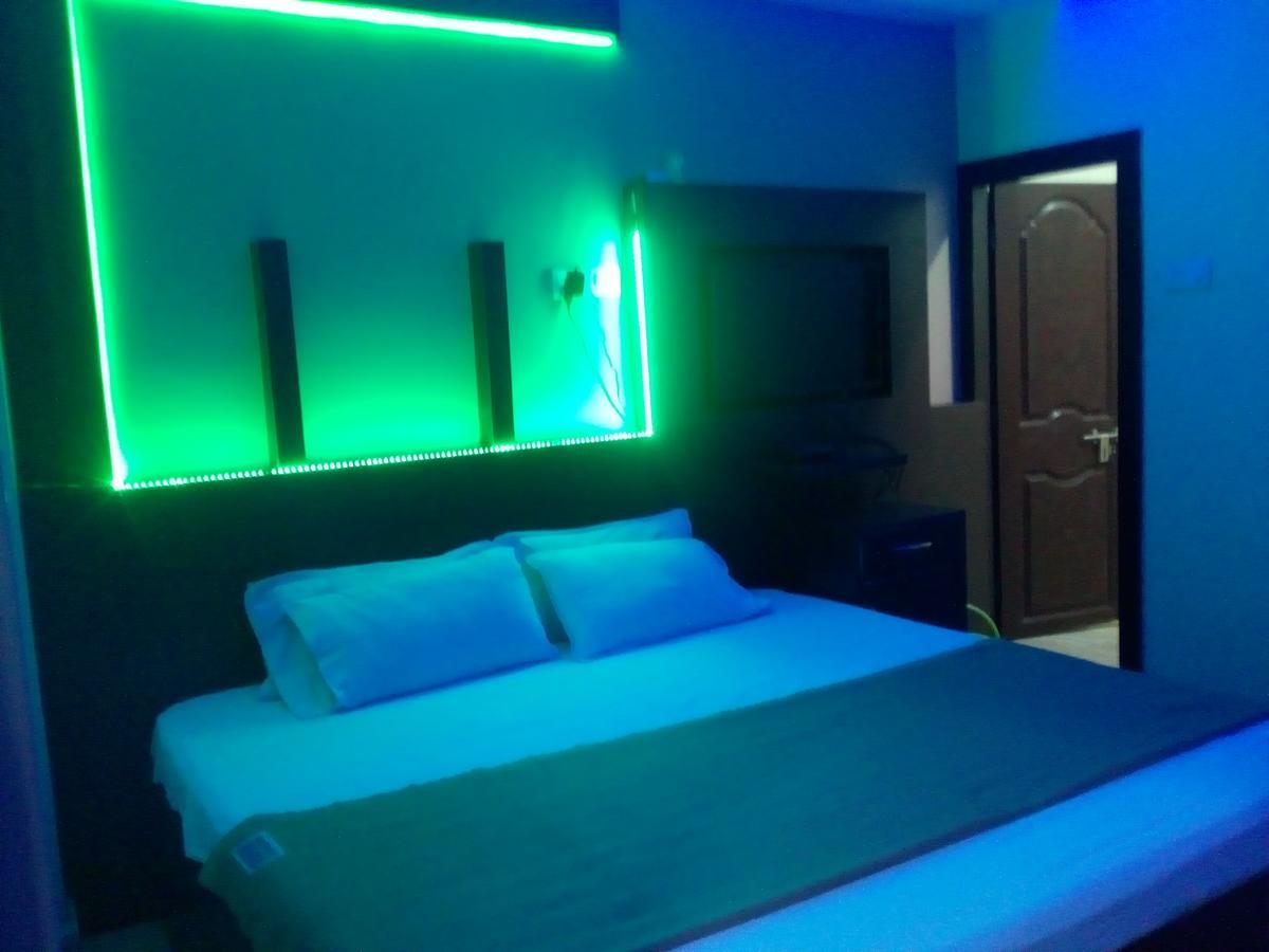 Divya Lodge Hyderabad Eksteriør billede