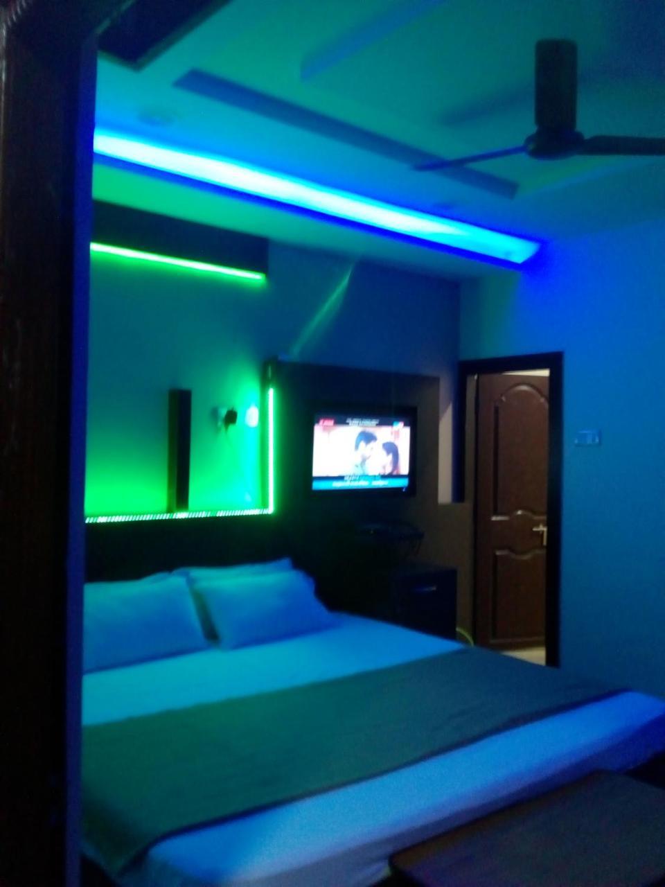 Divya Lodge Hyderabad Eksteriør billede